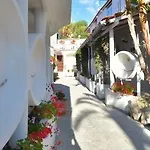 Junior Village Hotel
