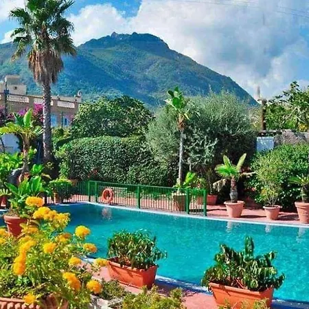 Junior Village Hotel