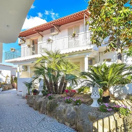 Junior Village ホテル