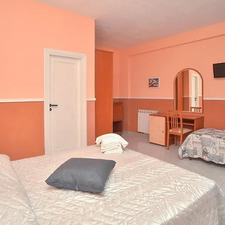 Hotel Junior Village Forio (Isola d'Ischia)