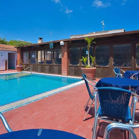 Junior Hotel Village 3*