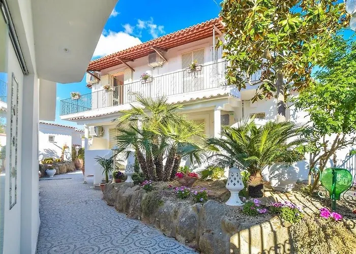 Junior Village Ξενοδοχείο