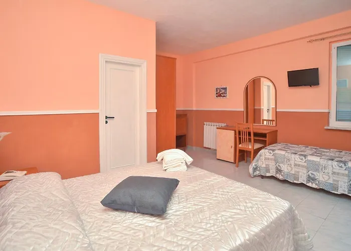 Junior Village Отель 3*