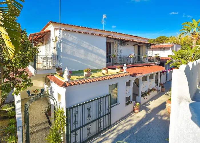 Junior Village Ξενοδοχείο 3*