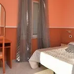 فندق Junior Village