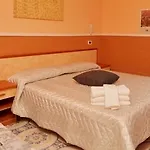 فندق Junior Village 3*