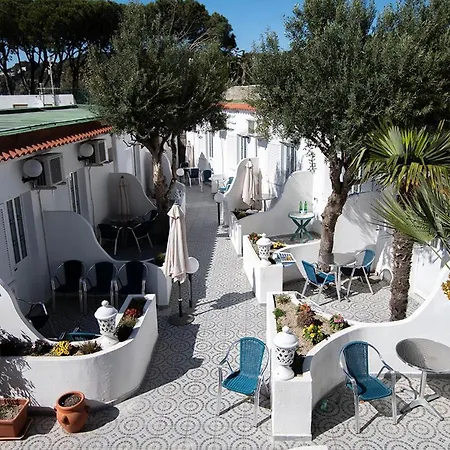 Junior Hotel Village 3*